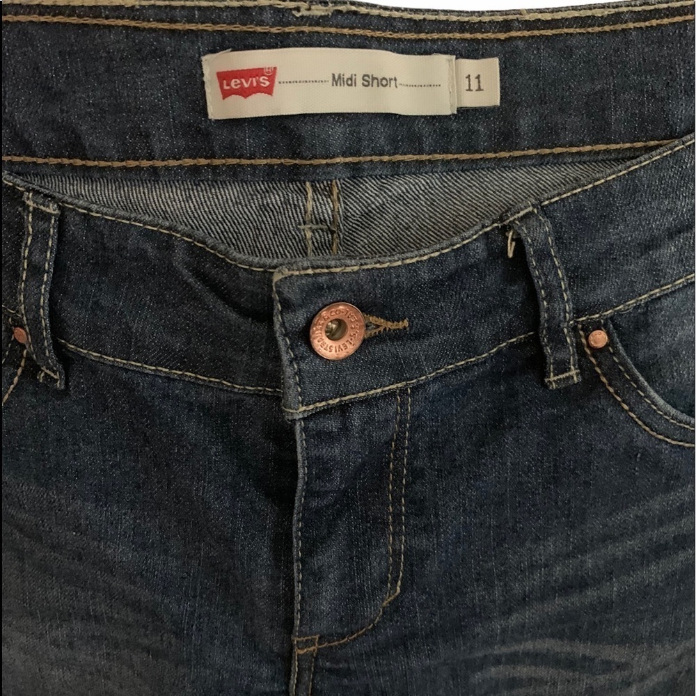 Levi’s midi jean shorts - Picture 3 of 8